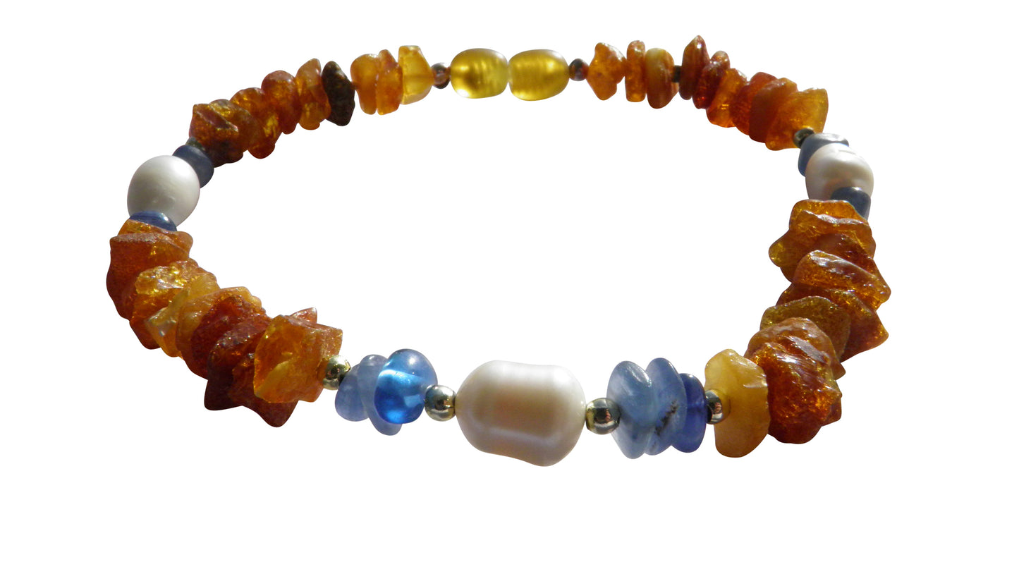 Bernsteinkette Hund mit Blauquarz und Muscheln Länge 22cm