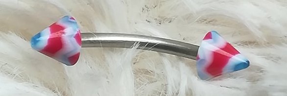 Augenbrauen Piercings mit Spitze