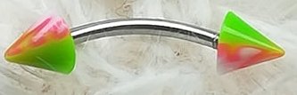 Augenbrauen Piercings mit Spitze